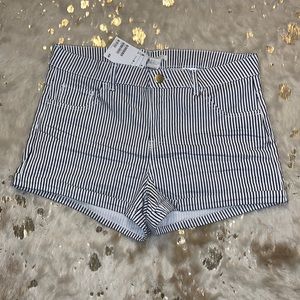 H&M white and blue stripped shorts size 8 new with tags never been worn